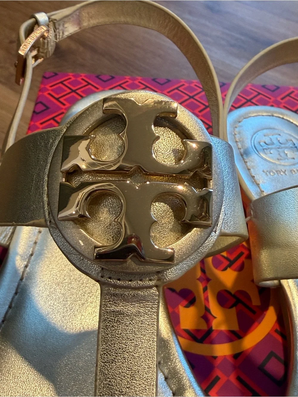 Tory Burch Metallic Gold Logo Thong Sandals - Picture 13 of 13